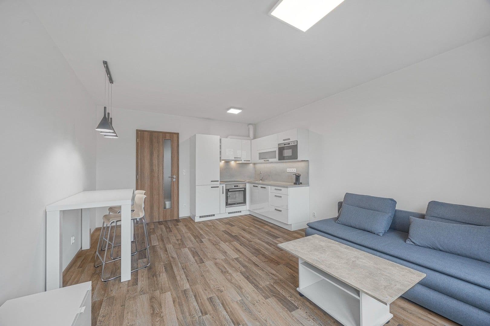 Studio flat to rent, 33 m², Strnadových, Prague, Prague Studio flat to rent, 33 m², Strnadových, Prague, Prague
