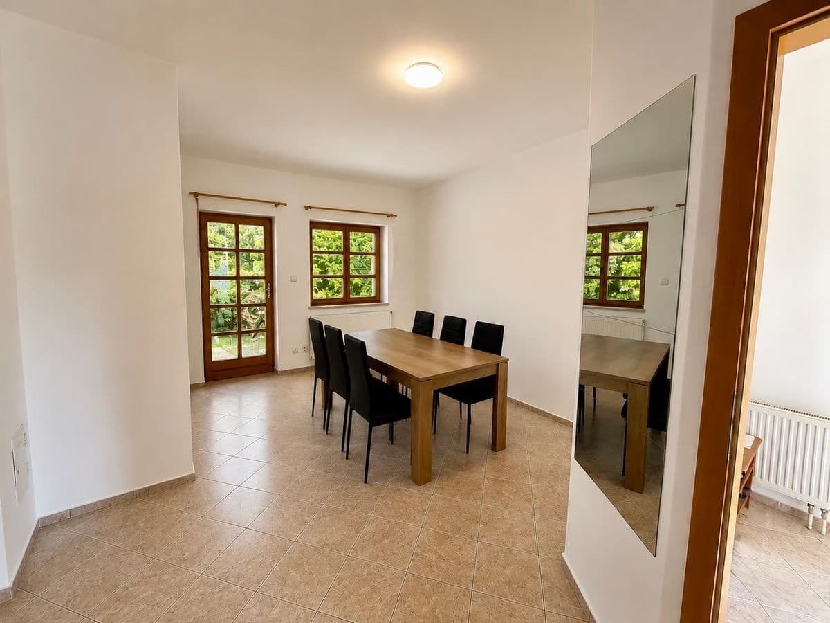 4 bedroom flat to rent, 152 m², Zlatá, Středočeský Region 4 bedroom flat to rent, 152 m², Zlatá, Středočeský Region