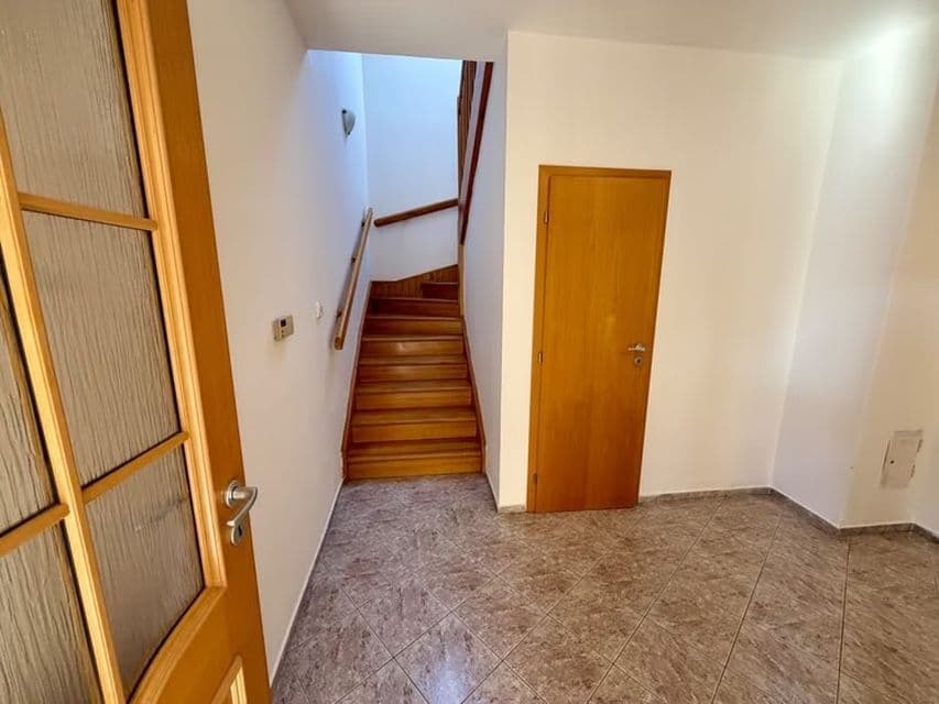 4 bedroom flat to rent, 152 m², Zlatá, Středočeský Region 4 bedroom flat to rent, 152 m², Zlatá, Středočeský Region