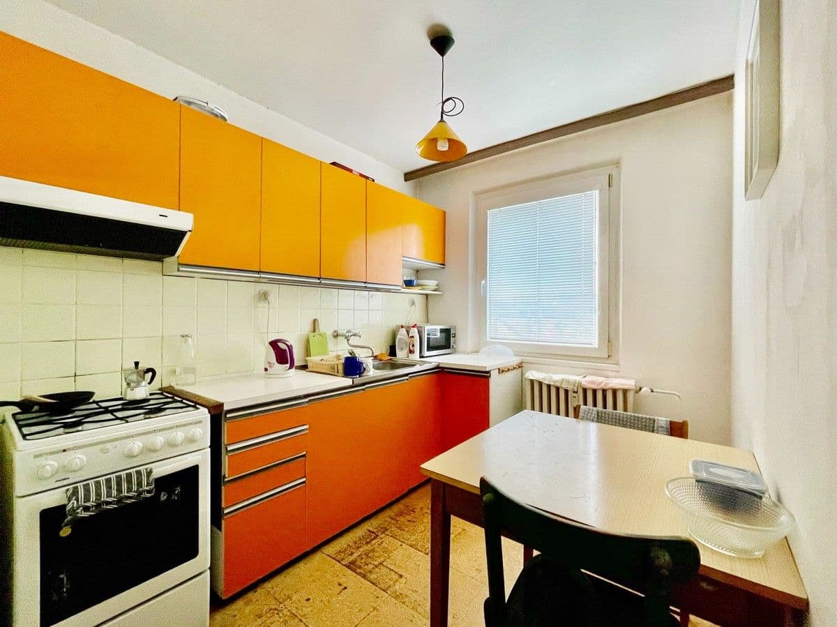 3 bedroom flat to rent, 74 m², Svojetická, Prague, Prague 3 bedroom flat to rent, 74 m², Svojetická, Prague, Prague