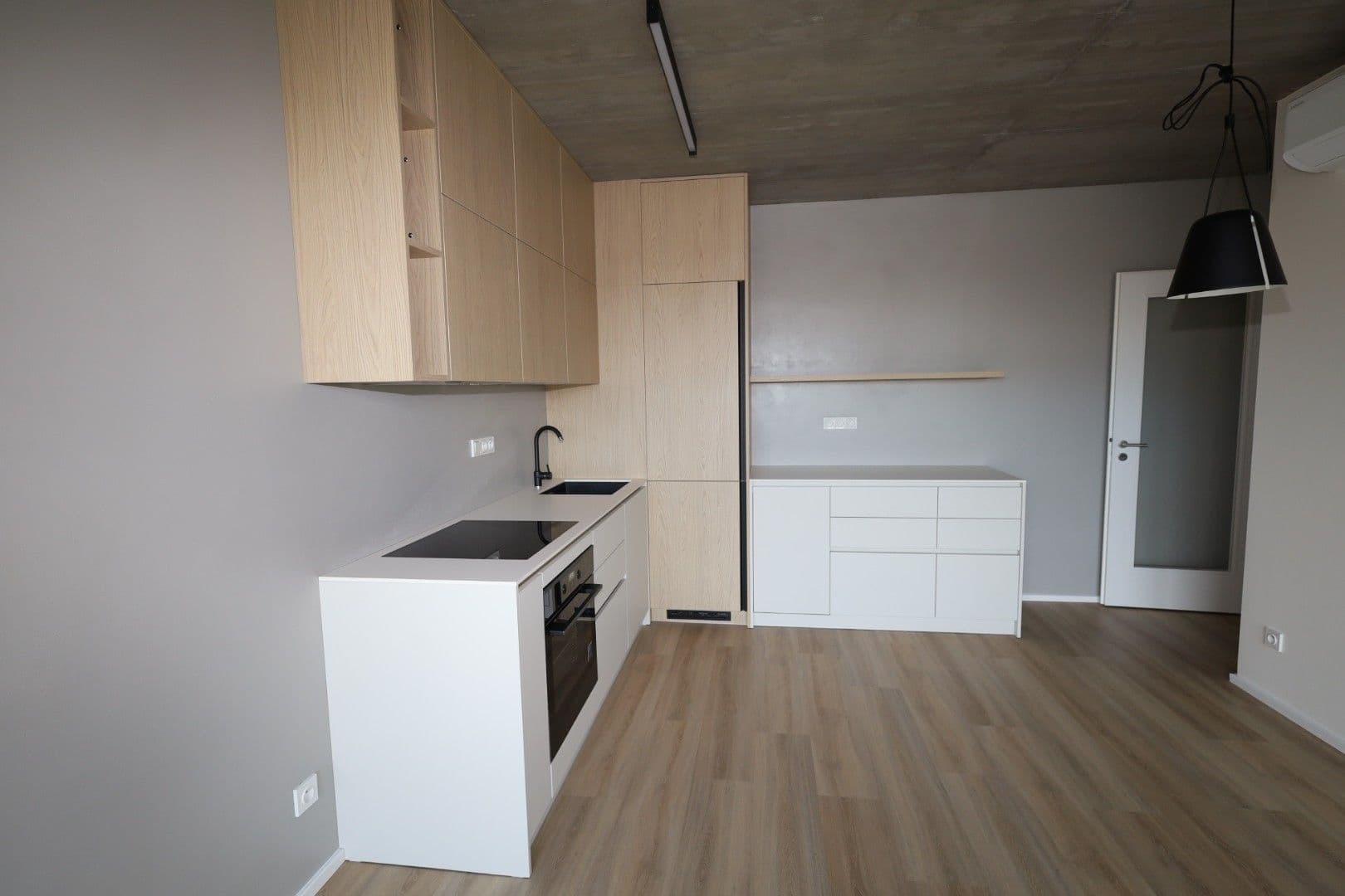 1 bedroom with open-plan kitchen flat to rent, 38 m², Práčská, Prague, Prague 1 bedroom with open-plan kitchen flat to rent, 38 m², Práčská, Prague, Prague