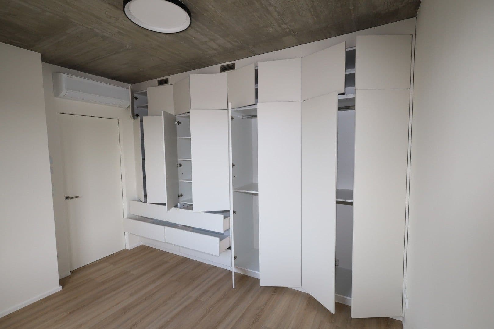 1 bedroom with open-plan kitchen flat to rent, 38 m², Práčská, Prague, Prague 1 bedroom with open-plan kitchen flat to rent, 38 m², Práčská, Prague, Prague
