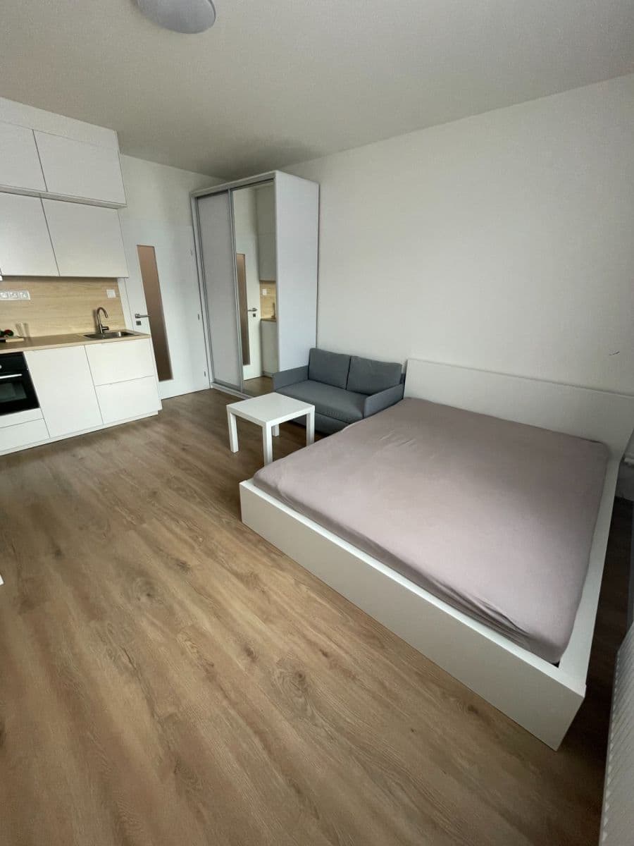 Studio flat to rent, 30 m², Nad Kolčavkou, Prague, Prague Studio flat to rent, 30 m², Nad Kolčavkou, Prague, Prague