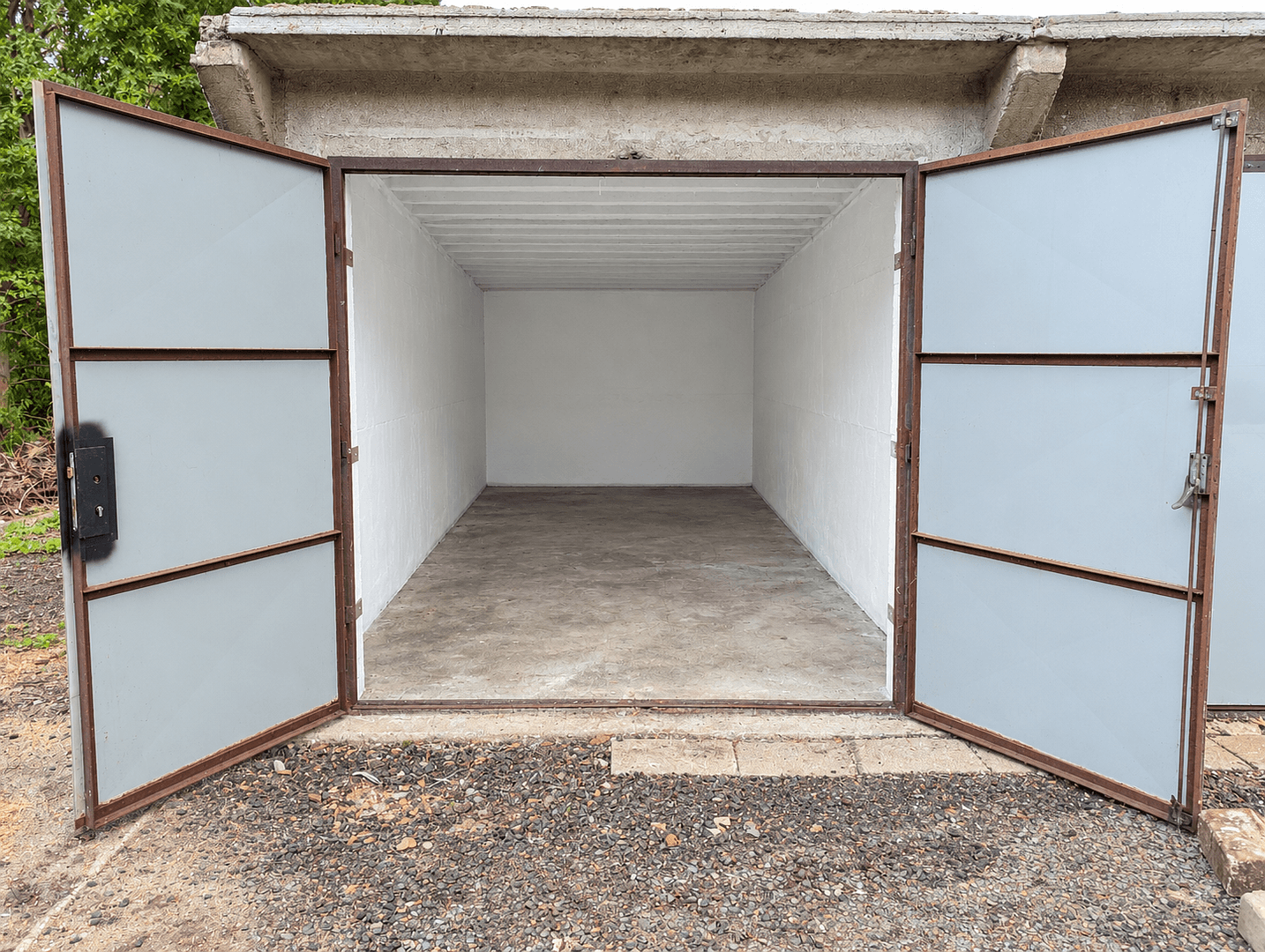 garage to rent, 17 m², Laugkstraße 32, Senftenberg - Zły Komorow, Brandenburg garage to rent, 17 m², Laugkstraße 32, Senftenberg - Zły Komorow, Brandenburg