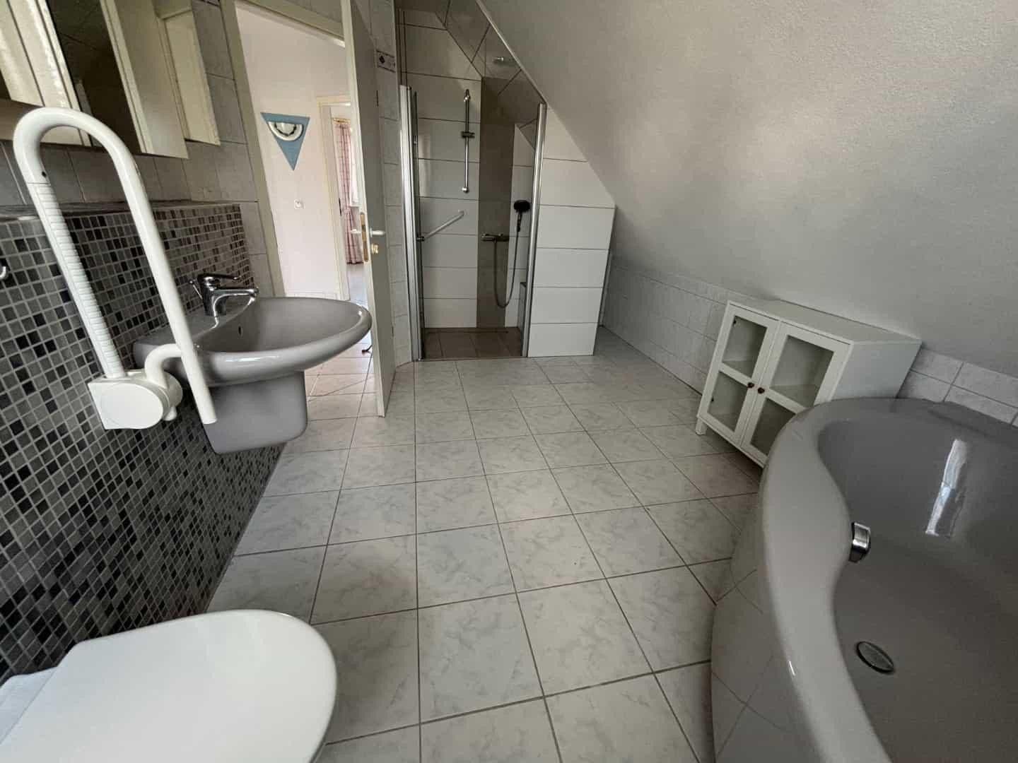 house for sale, 137 m², Auf dem Knorren 11, Amöneburg, Hesse house for sale, 137 m², Auf dem Knorren 11, Amöneburg, Hesse