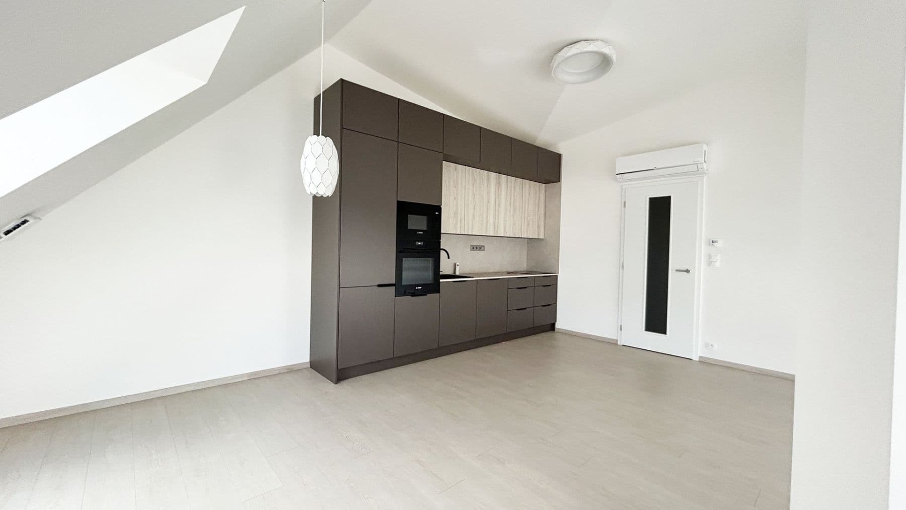 1 bedroom with open-plan kitchen flat to rent, 85 m², Cihlářská, Hostivice, Středočeský Region 1 bedroom with open-plan kitchen flat to rent, 85 m², Cihlářská, Hostivice, Středočeský Region