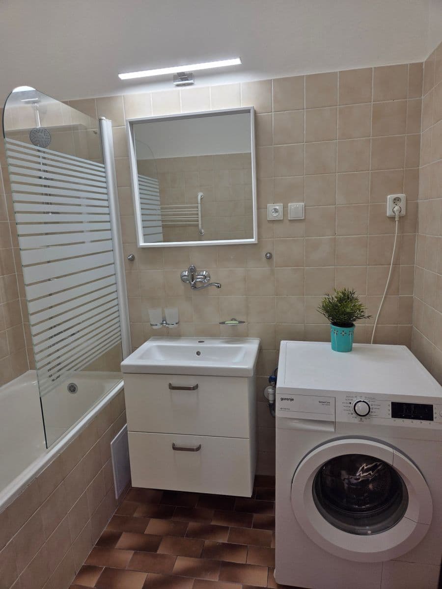 3 bedroom flat to rent, 85 m², Prague, Prague 3 bedroom flat to rent, 85 m², Prague, Prague