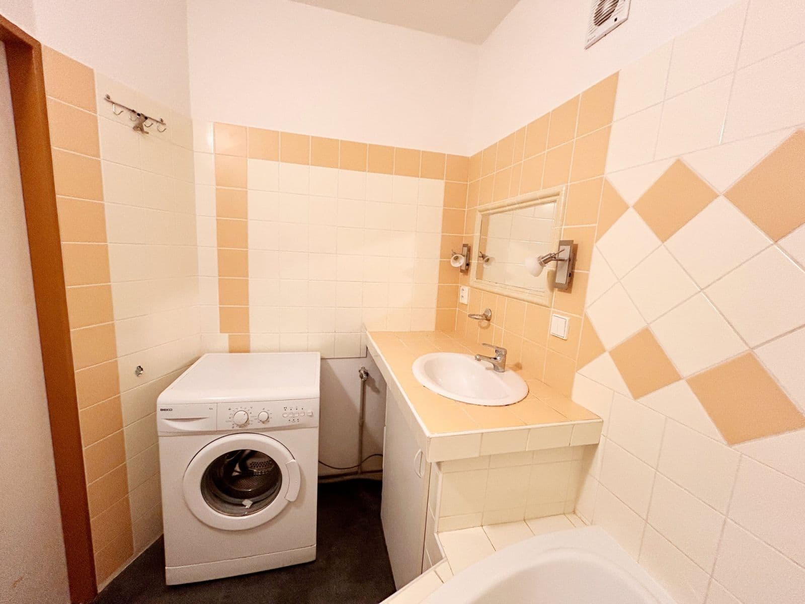 2 bedroom flat to rent, 69 m², Zd. Štěpánka, Rakovník, Středočeský Region 2 bedroom flat to rent, 69 m², Zd. Štěpánka, Rakovník, Středočeský Region