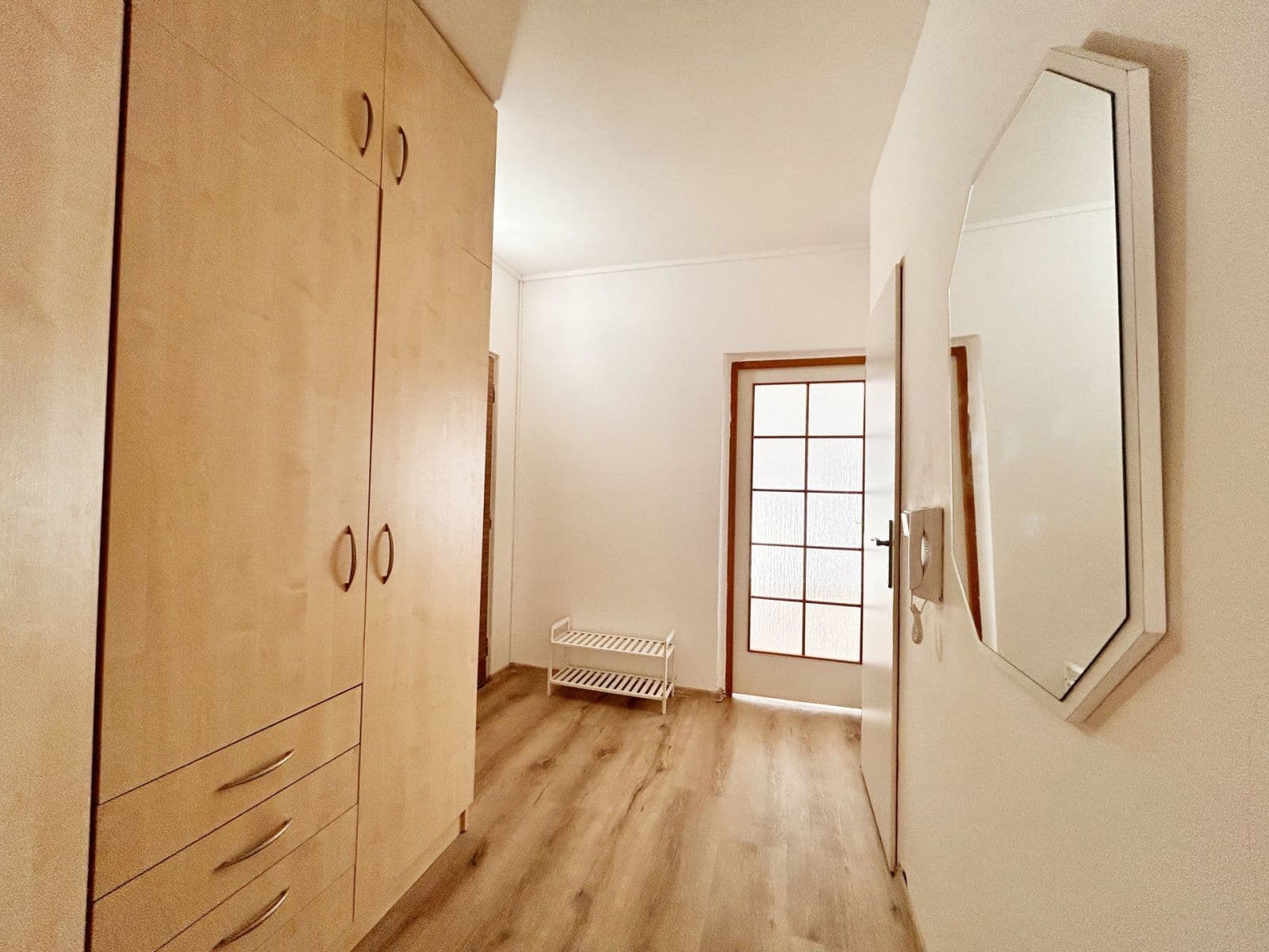 2 bedroom flat to rent, 69 m², Zd. Štěpánka, Rakovník, Středočeský Region 2 bedroom flat to rent, 69 m², Zd. Štěpánka, Rakovník, Středočeský Region