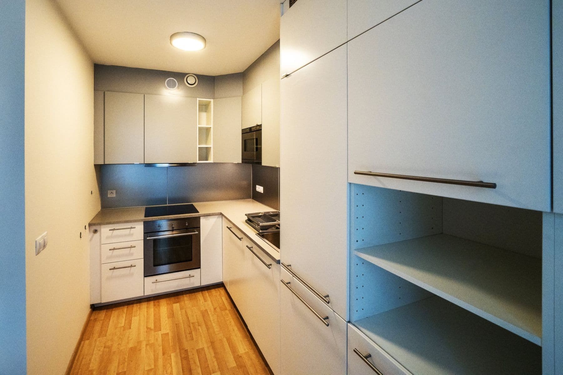 2 bedroom with open-plan kitchen flat to rent, 70 m², Seydlerova, Prague, Prague 2 bedroom with open-plan kitchen flat to rent, 70 m², Seydlerova, Prague, Prague