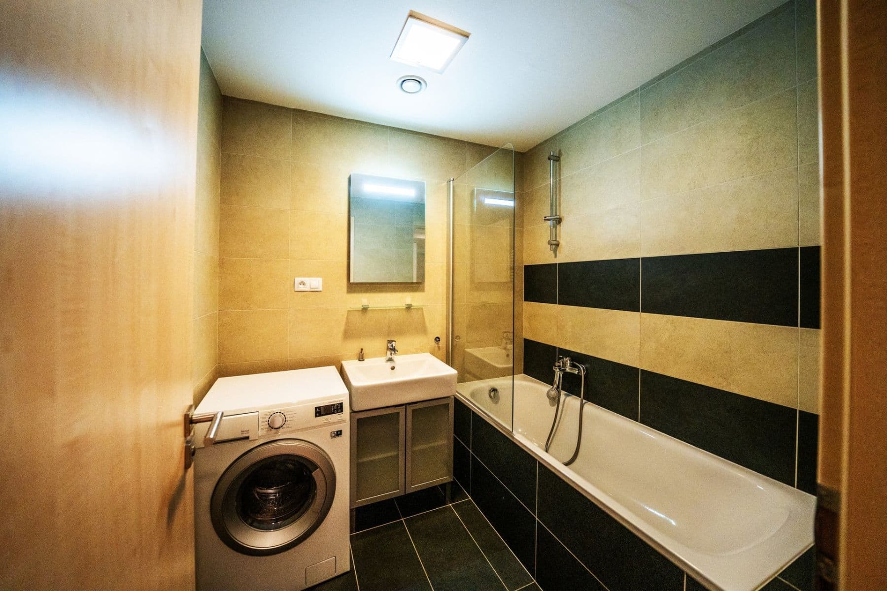 2 bedroom with open-plan kitchen flat to rent, 70 m², Seydlerova, Prague, Prague 2 bedroom with open-plan kitchen flat to rent, 70 m², Seydlerova, Prague, Prague