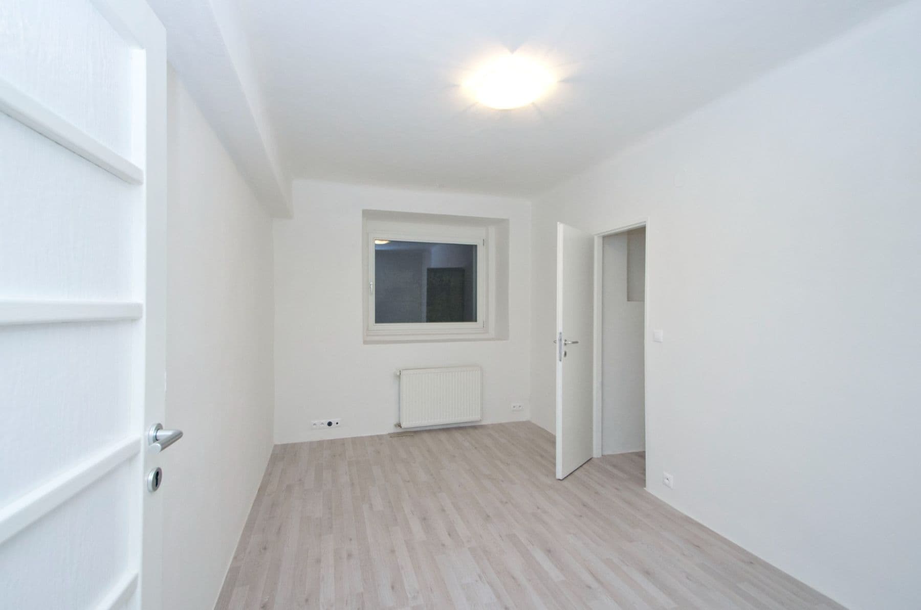 2 bedroom with open-plan kitchen flat to rent, 66 m², Malešická, Prague, Prague 2 bedroom with open-plan kitchen flat to rent, 66 m², Malešická, Prague, Prague