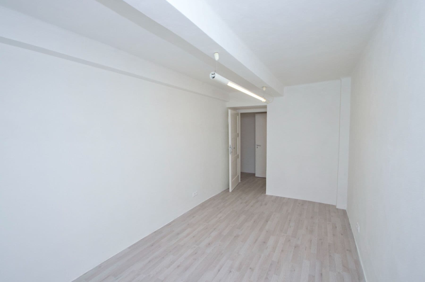 2 bedroom with open-plan kitchen flat to rent, 66 m², Malešická, Prague, Prague 2 bedroom with open-plan kitchen flat to rent, 66 m², Malešická, Prague, Prague