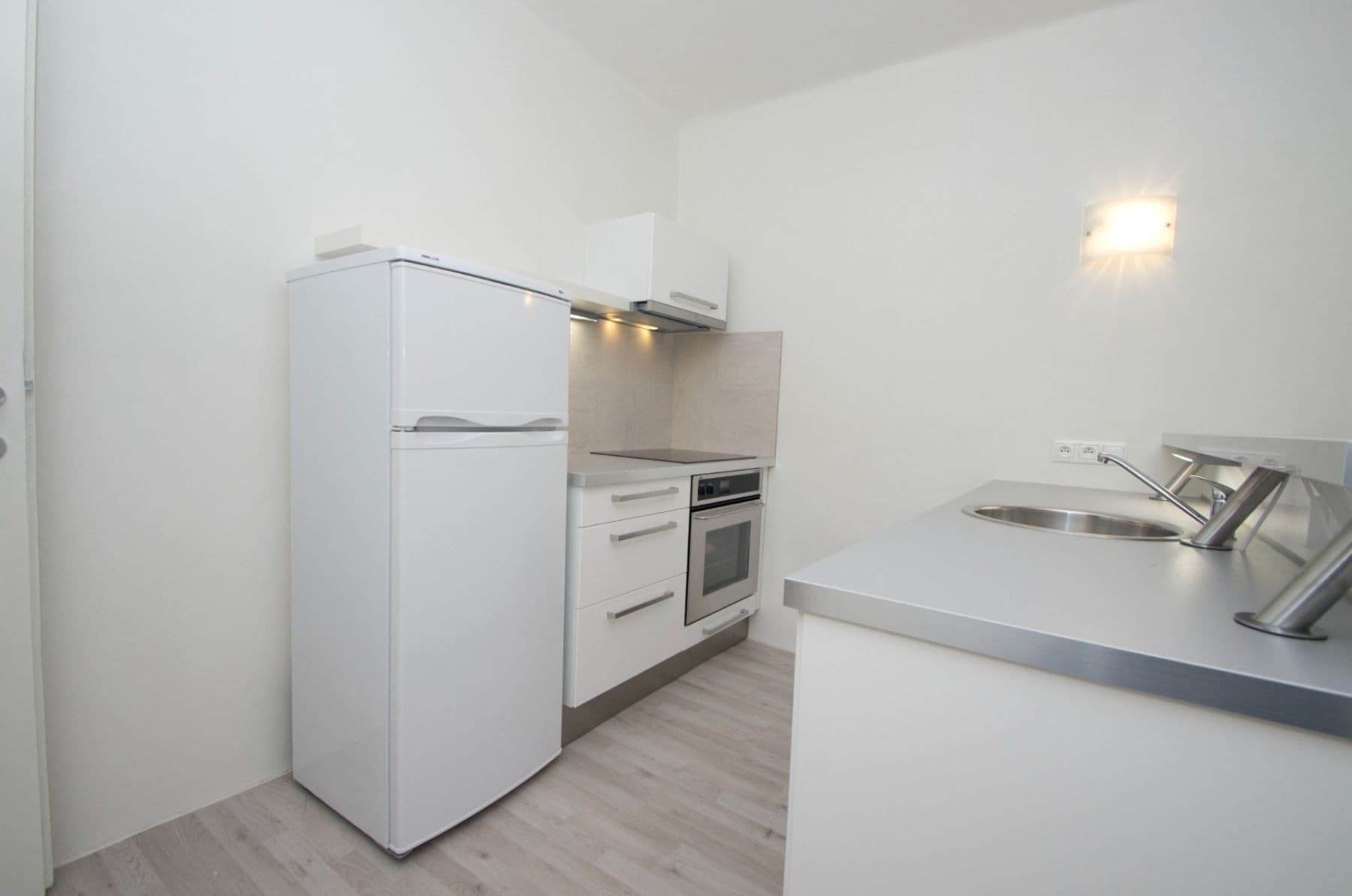 2 bedroom with open-plan kitchen flat to rent, 66 m², Malešická, Prague, Prague 2 bedroom with open-plan kitchen flat to rent, 66 m², Malešická, Prague, Prague