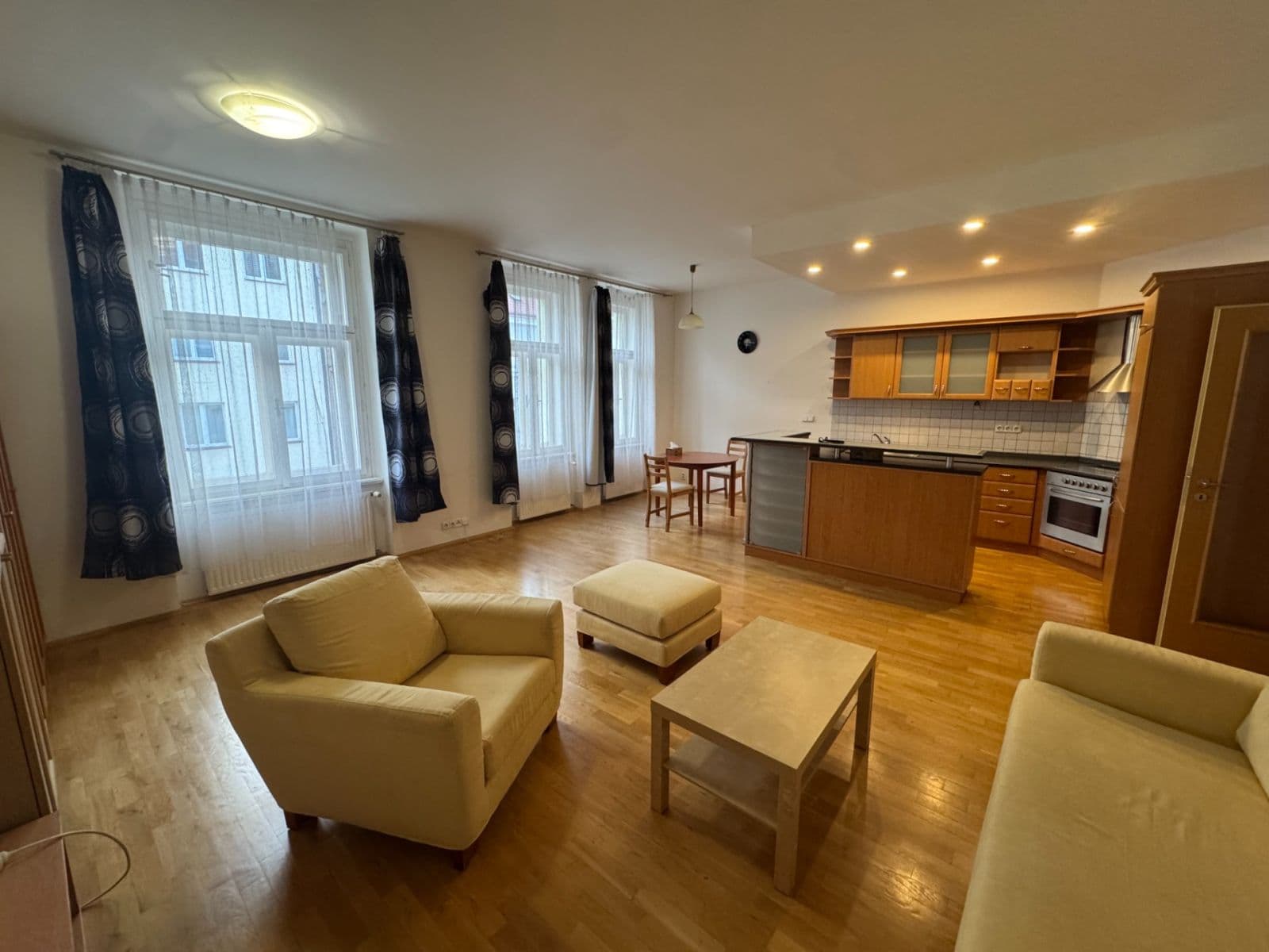 1 bedroom with open-plan kitchen flat to rent, 50 m², Marie Cibulkové, Prague, Prague 1 bedroom with open-plan kitchen flat to rent, 50 m², Marie Cibulkové, Prague, Prague