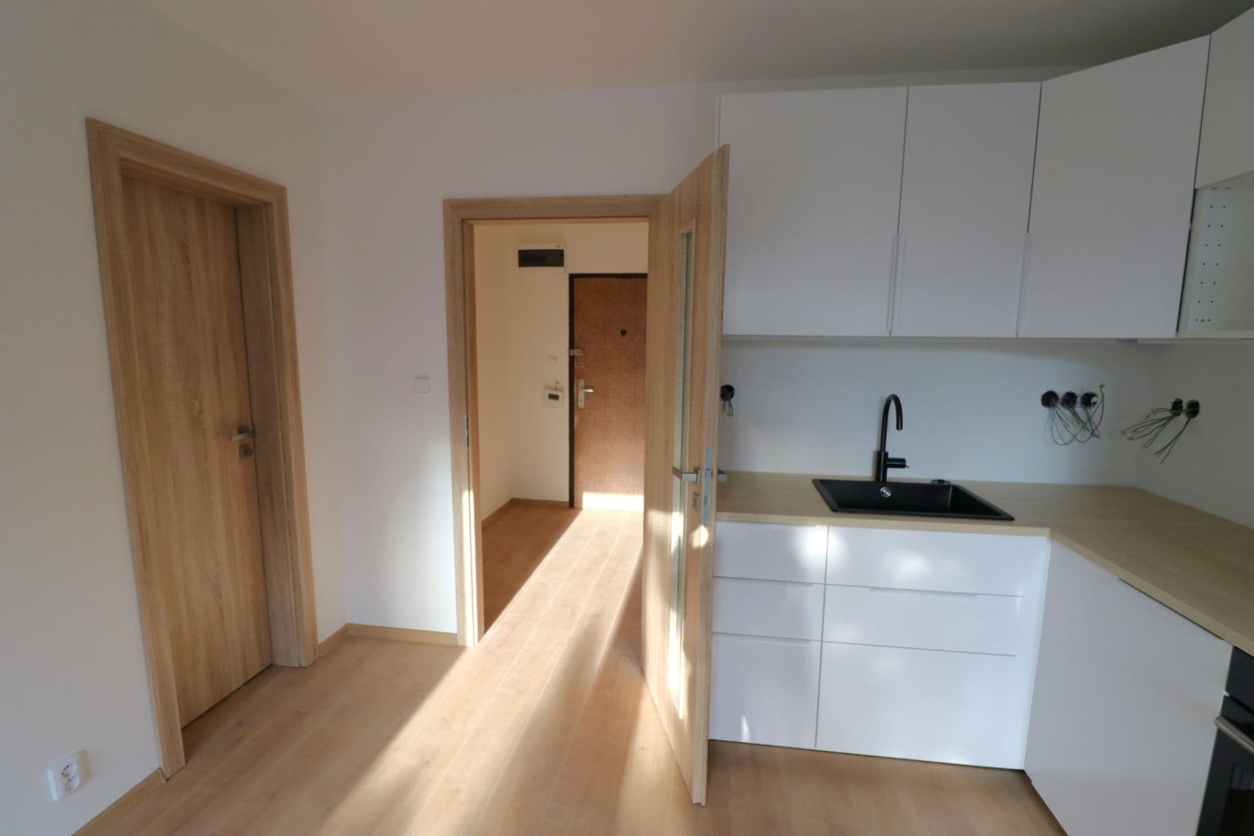 1 bedroom with open-plan kitchen flat to rent, 41 m², Pirinská, Prague, Prague 1 bedroom with open-plan kitchen flat to rent, 41 m², Pirinská, Prague, Prague