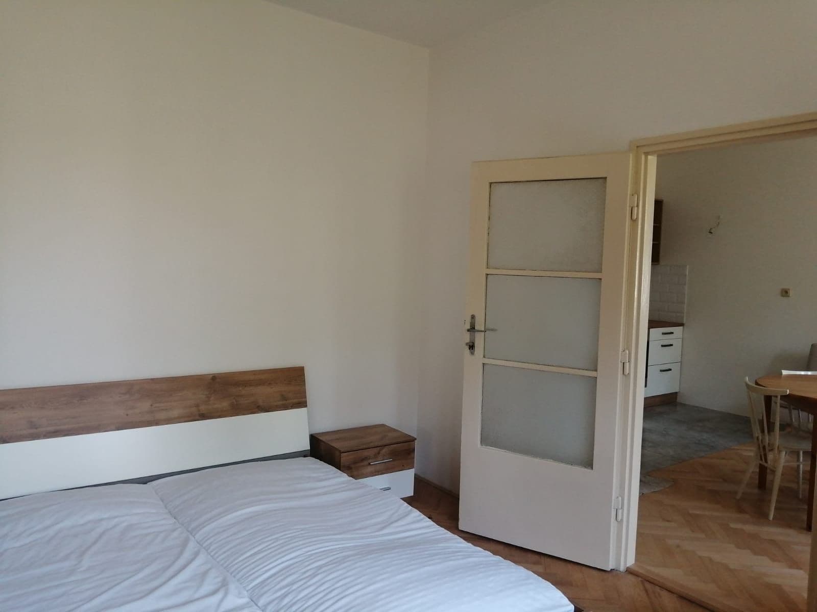 1 bedroom with open-plan kitchen flat to rent, 42 m², Lumiérů, Prague, Prague 1 bedroom with open-plan kitchen flat to rent, 42 m², Lumiérů, Prague, Prague