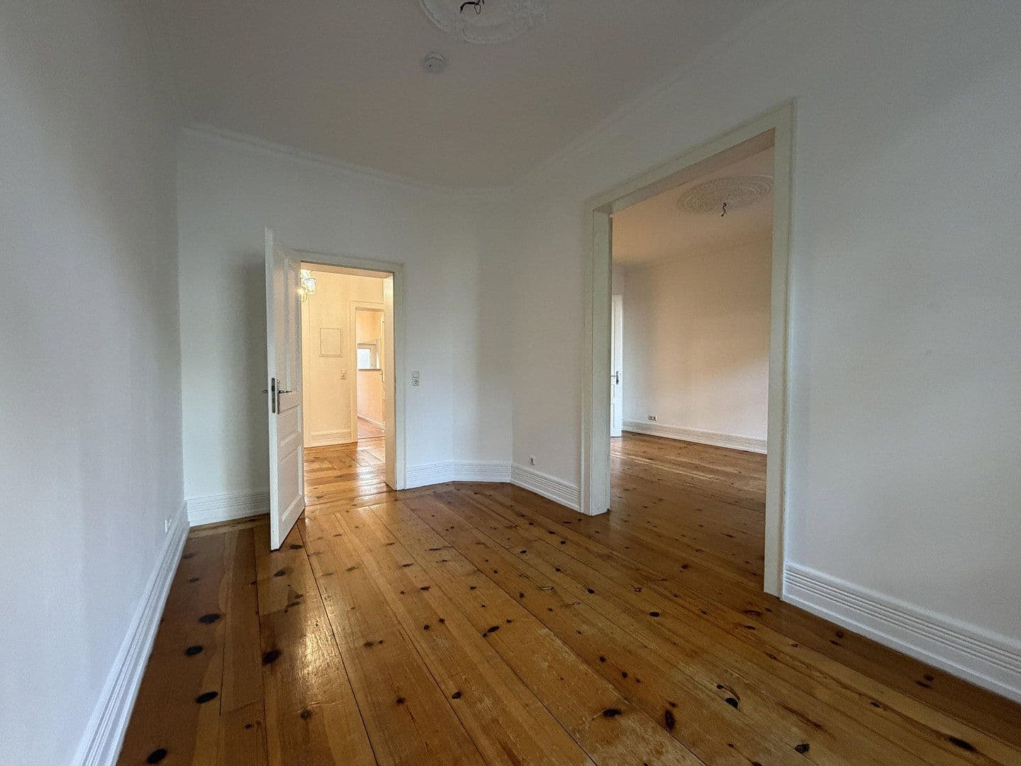 3 bedroom flat to rent, 101 m², Koselstraße 26, Frankfurt am Main, Hesse 3 bedroom flat to rent, 101 m², Koselstraße 26, Frankfurt am Main, Hesse