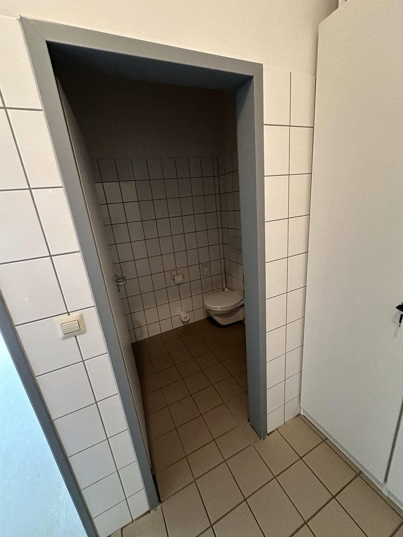 non-residential property to rent, 500 m², Obere Hilgenstock 2, Warburg, North Rhine-Westphalia non-residential property to rent, 500 m², Obere Hilgenstock 2, Warburg, North Rhine-Westphalia