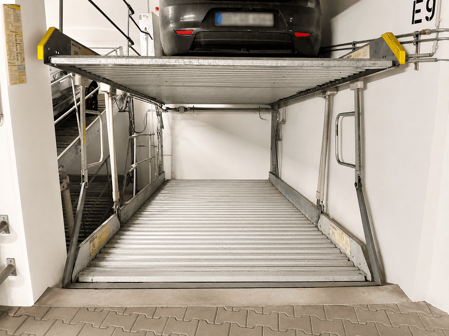 garage to rent, 0 m², Schroeterstraße 22, Dresden, Saxony garage to rent, 0 m², Schroeterstraße 22, Dresden, Saxony