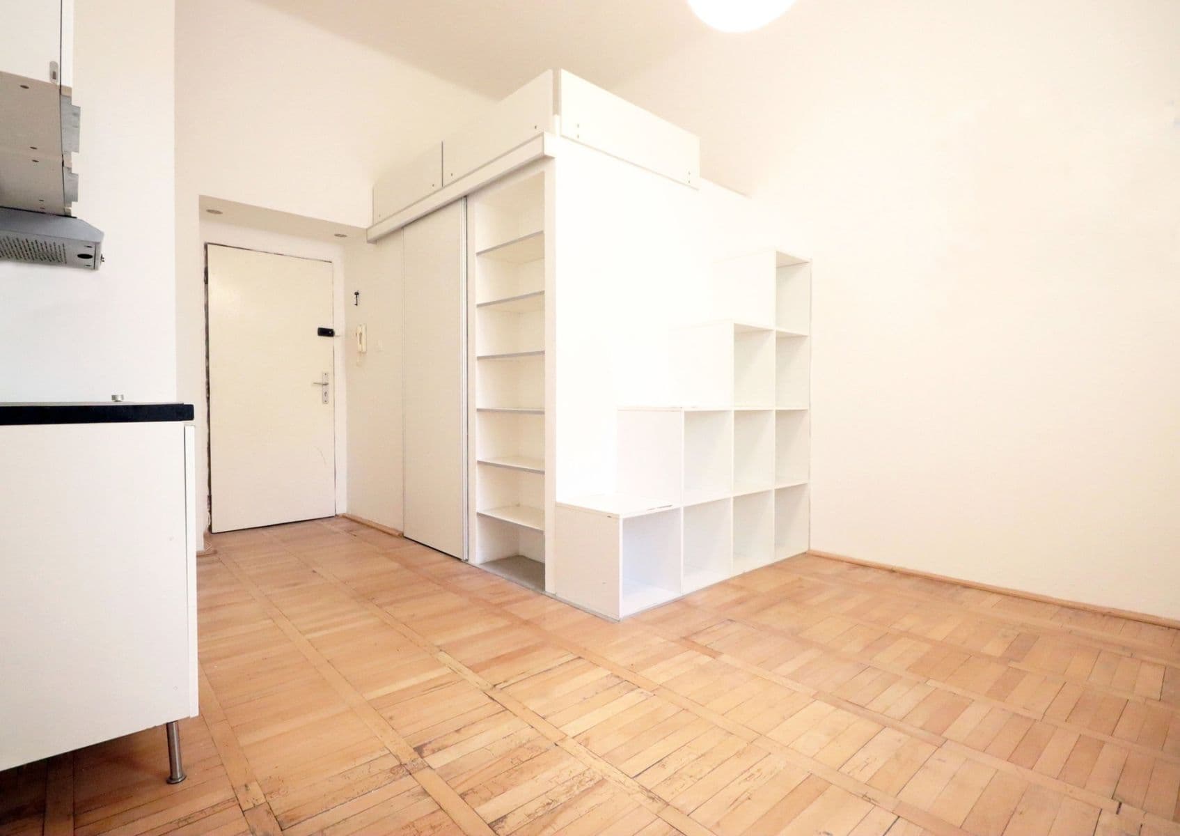 Studio flat to rent, 20 m², Holečkova, Prague, Prague Studio flat to rent, 20 m², Holečkova, Prague, Prague
