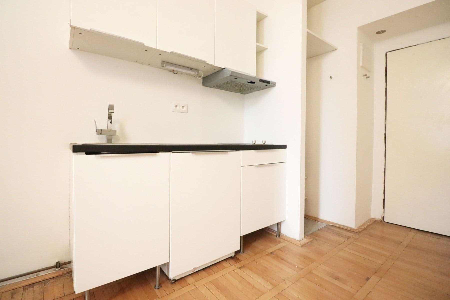 Studio flat to rent, 20 m², Holečkova, Prague, Prague Studio flat to rent, 20 m², Holečkova, Prague, Prague