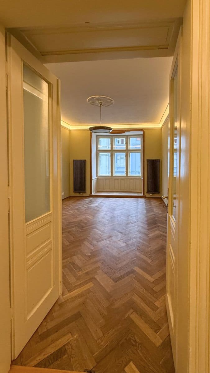 3 bedroom flat to rent, 90 m², Krkonošská, Prague, Prague 3 bedroom flat to rent, 90 m², Krkonošská, Prague, Prague