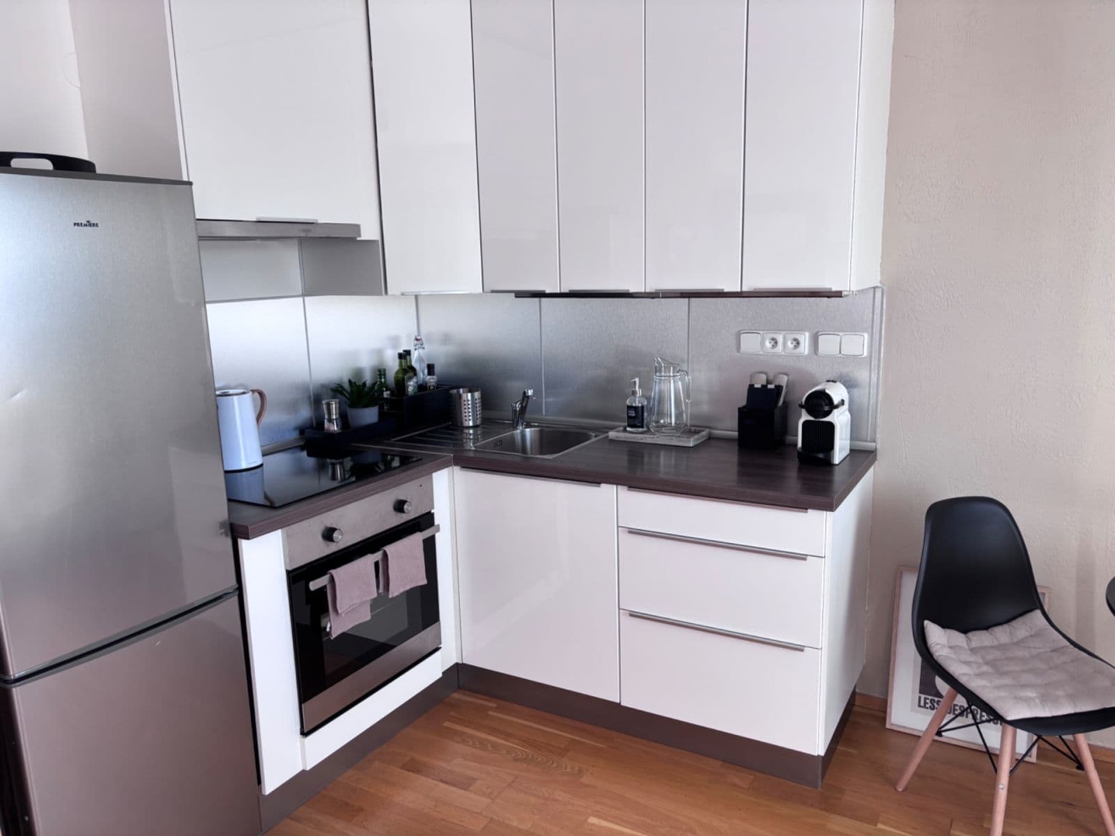 Studio flat to rent, 42 m², Moskevská, Prague, Prague Studio flat to rent, 42 m², Moskevská, Prague, Prague