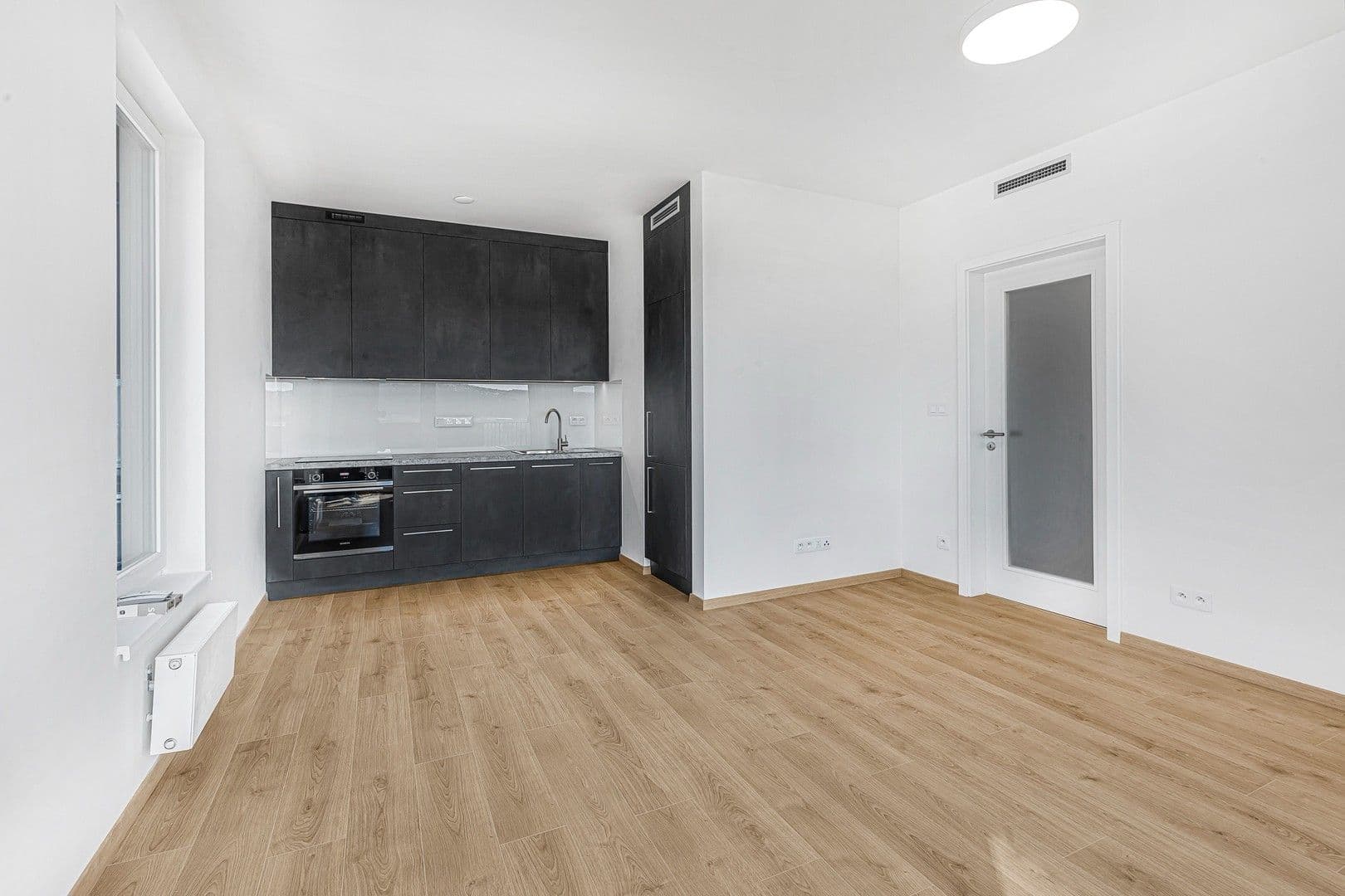 1 bedroom with open-plan kitchen flat to rent, 55 m², Zlochova, Prague, Prague 1 bedroom with open-plan kitchen flat to rent, 55 m², Zlochova, Prague, Prague