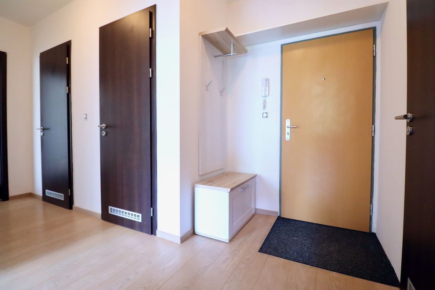 2 bedroom with open-plan kitchen flat to rent, 69 m², Chlebovická, Prague, Prague 2 bedroom with open-plan kitchen flat to rent, 69 m², Chlebovická, Prague, Prague