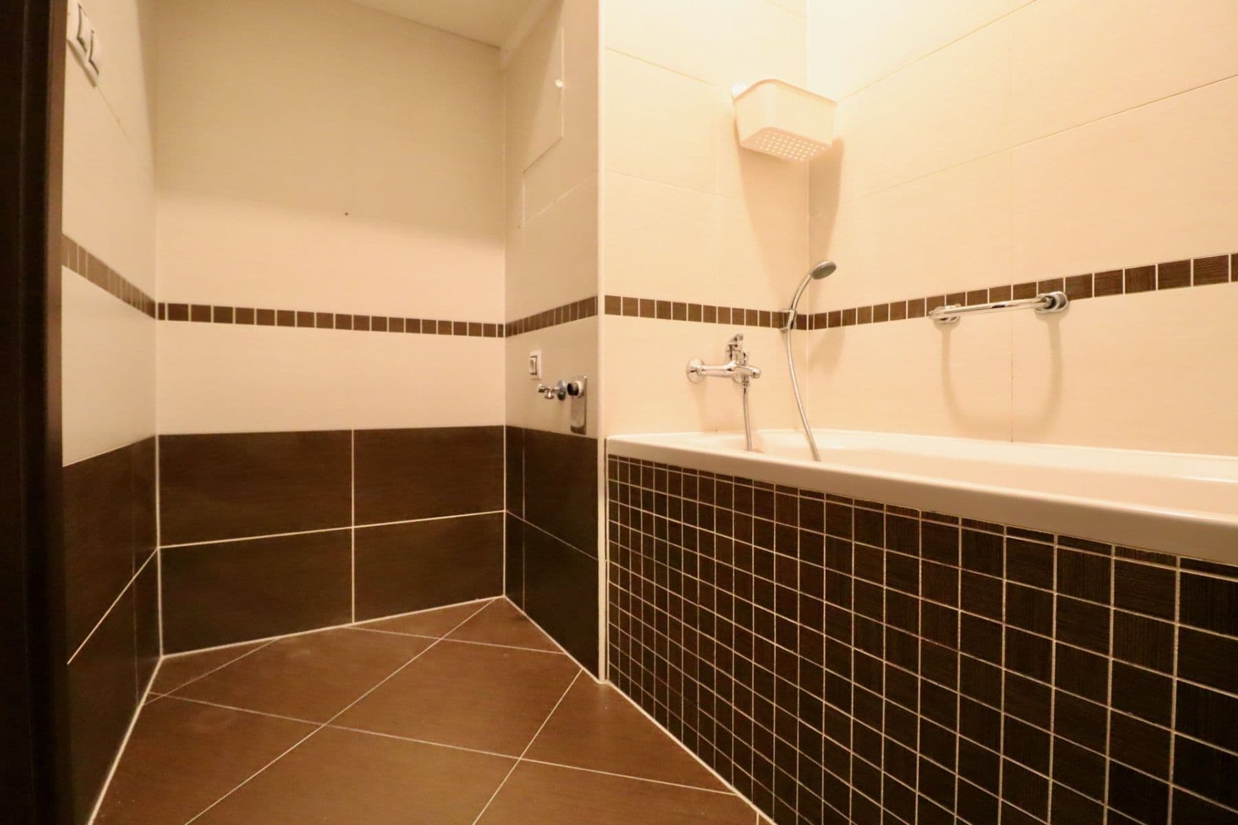 2 bedroom with open-plan kitchen flat to rent, 69 m², Chlebovická, Prague, Prague 2 bedroom with open-plan kitchen flat to rent, 69 m², Chlebovická, Prague, Prague