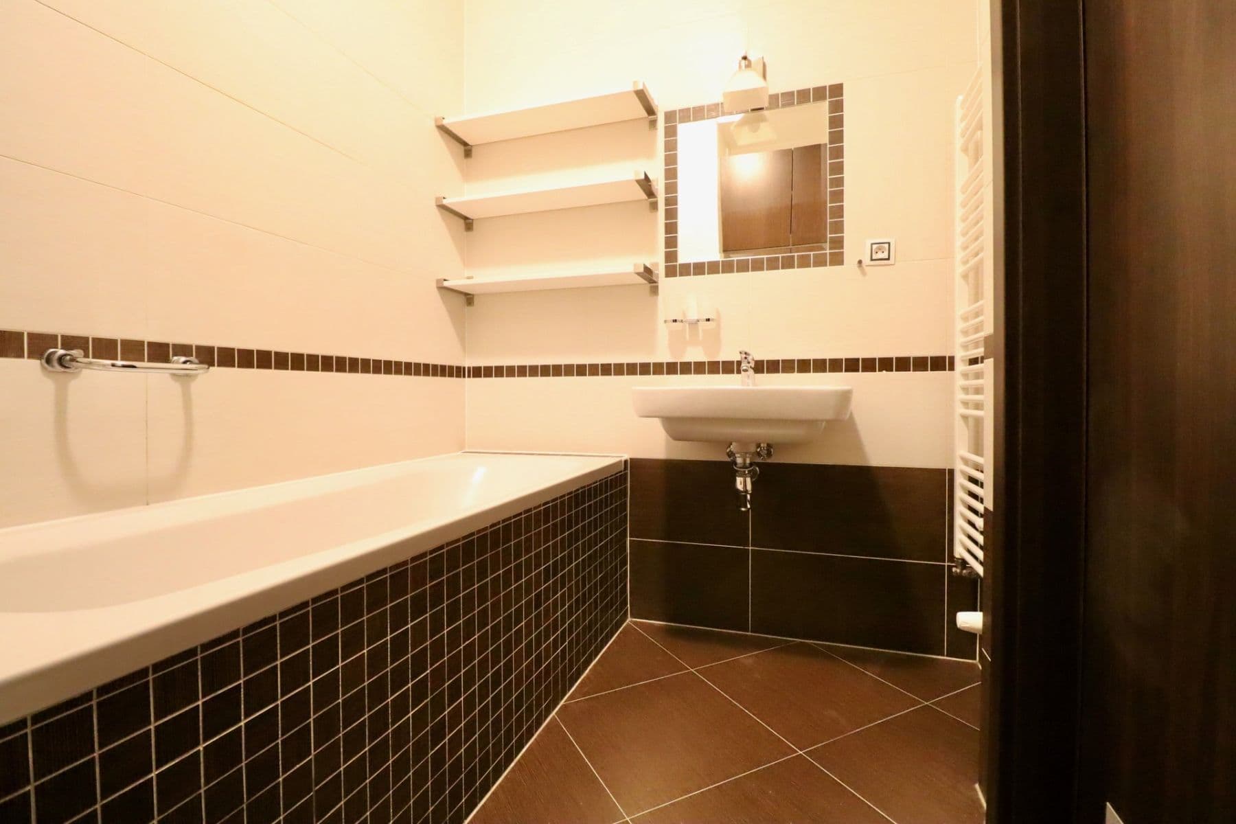2 bedroom with open-plan kitchen flat to rent, 69 m², Chlebovická, Prague, Prague 2 bedroom with open-plan kitchen flat to rent, 69 m², Chlebovická, Prague, Prague