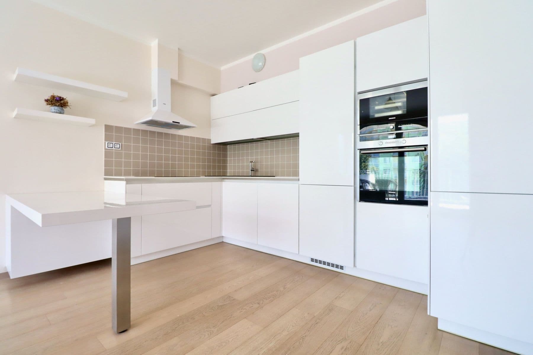 2 bedroom with open-plan kitchen flat to rent, 69 m², Chlebovická, Prague, Prague 2 bedroom with open-plan kitchen flat to rent, 69 m², Chlebovická, Prague, Prague