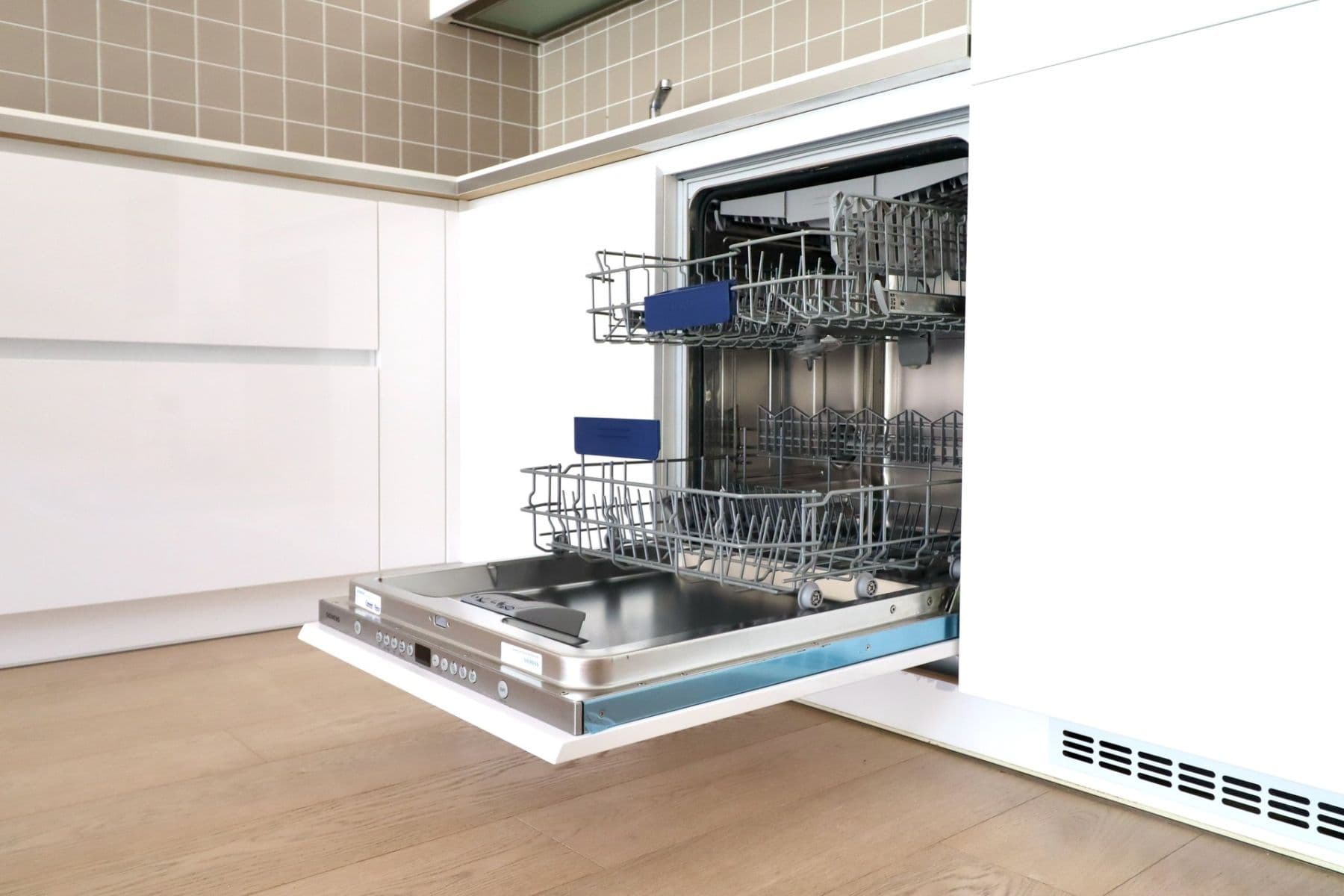 2 bedroom with open-plan kitchen flat to rent, 69 m², Chlebovická, Prague, Prague 2 bedroom with open-plan kitchen flat to rent, 69 m², Chlebovická, Prague, Prague
