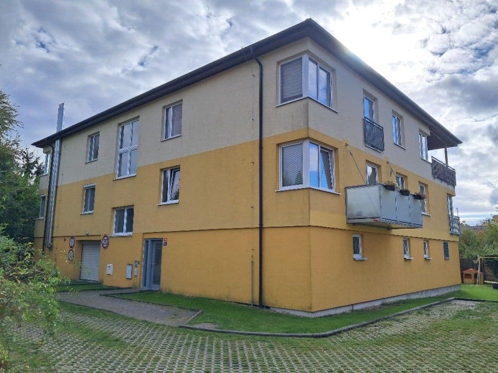 2 bedroom with open-plan kitchen flat for sale, 75 m², Havlíčkovo nám., Rudná, Středočeský Region 2 bedroom with open-plan kitchen flat for sale, 75 m², Havlíčkovo nám., Rudná, Středočeský Region