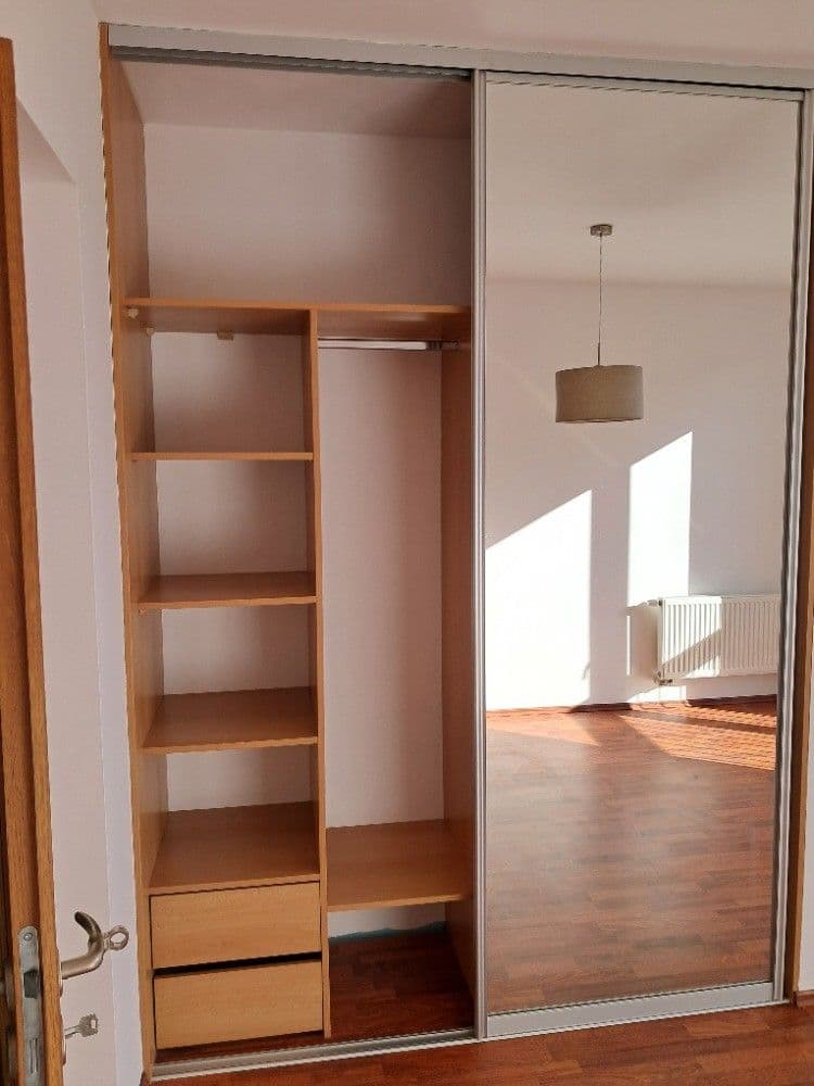 2 bedroom with open-plan kitchen flat for sale, 75 m², Havlíčkovo nám., Rudná, Středočeský Region 2 bedroom with open-plan kitchen flat for sale, 75 m², Havlíčkovo nám., Rudná, Středočeský Region