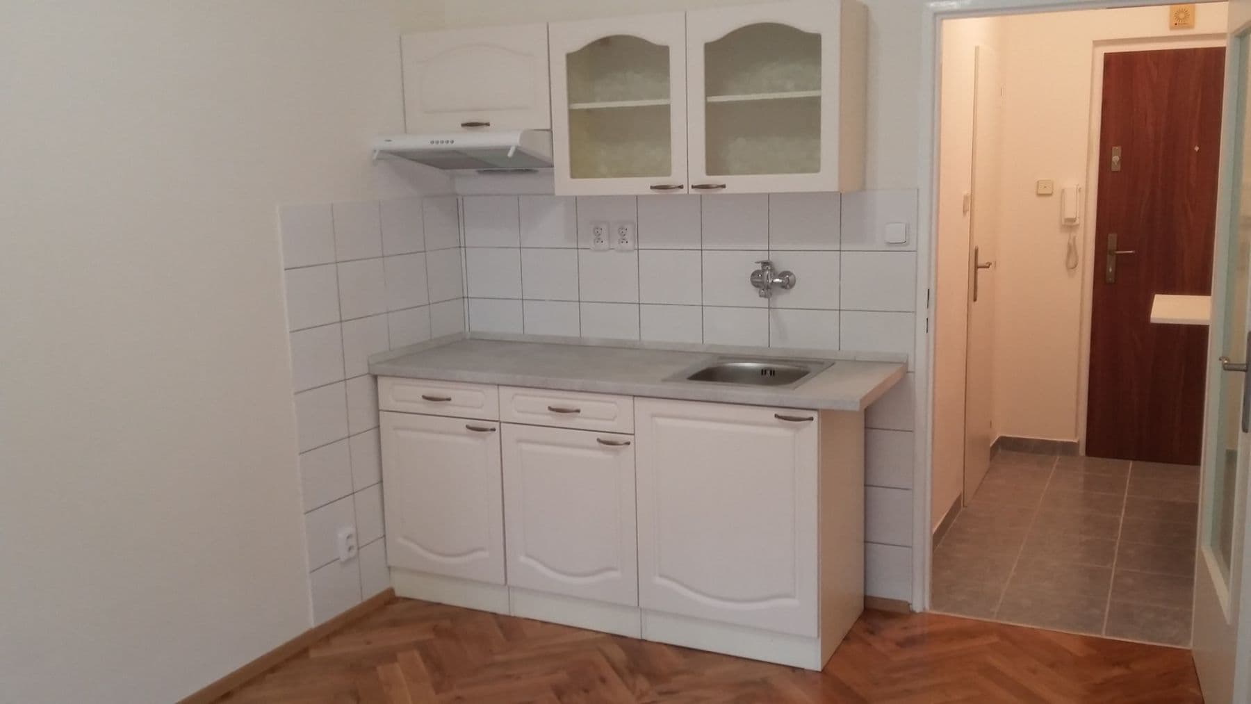 Studio flat to rent, 17 m², Bajkalská, Prague, Prague Studio flat to rent, 17 m², Bajkalská, Prague, Prague