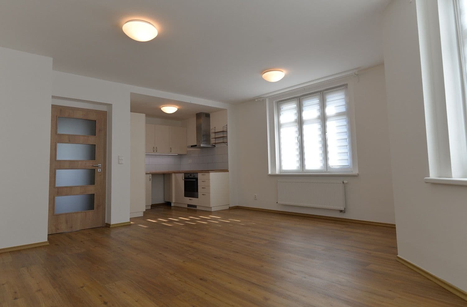 2 bedroom with open-plan kitchen flat to rent, 94 m², Lounská, Teplice, Ústecký Region 2 bedroom with open-plan kitchen flat to rent, 94 m², Lounská, Teplice, Ústecký Region