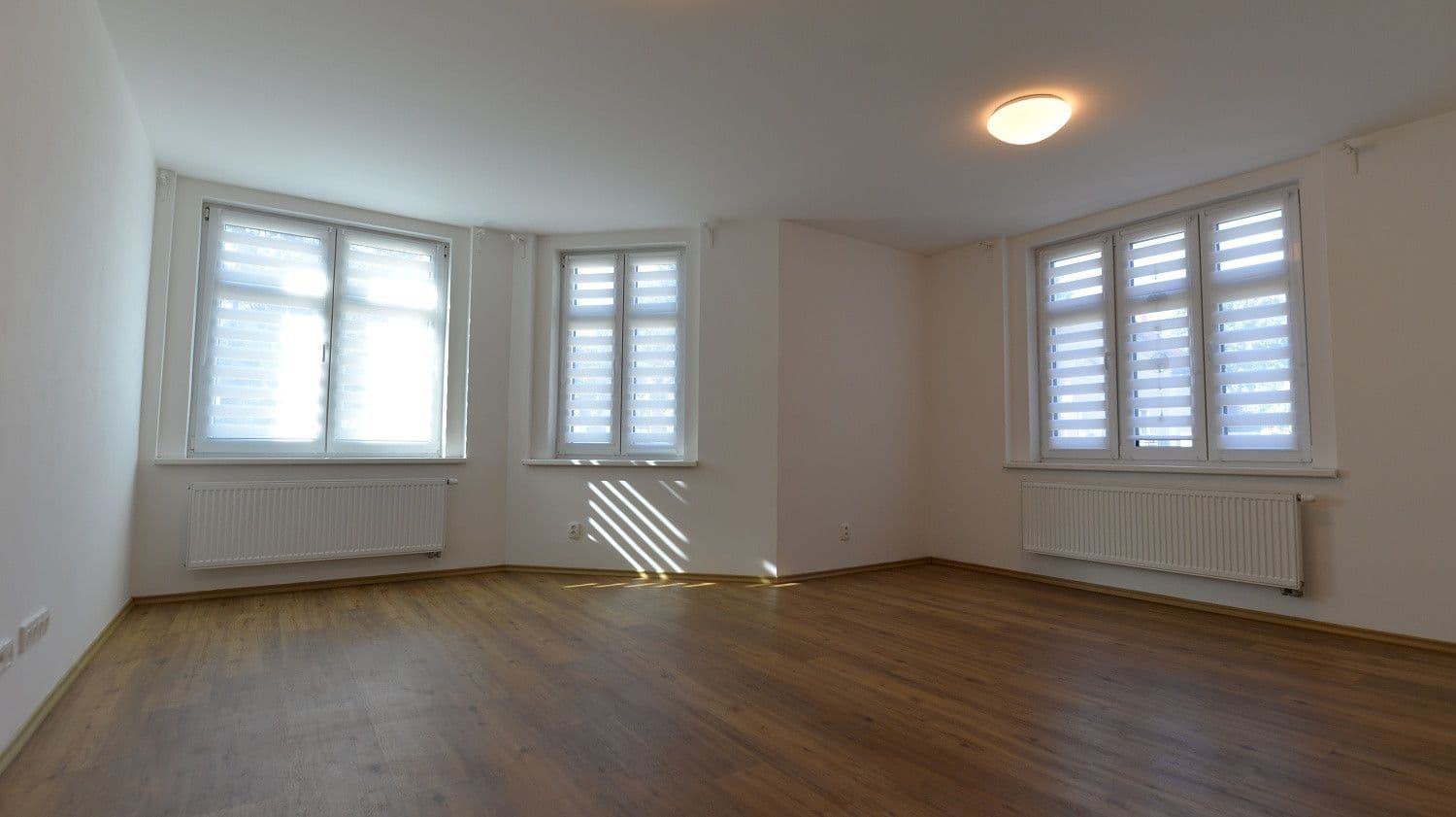 2 bedroom with open-plan kitchen flat to rent, 94 m², Lounská, Teplice, Ústecký Region 2 bedroom with open-plan kitchen flat to rent, 94 m², Lounská, Teplice, Ústecký Region