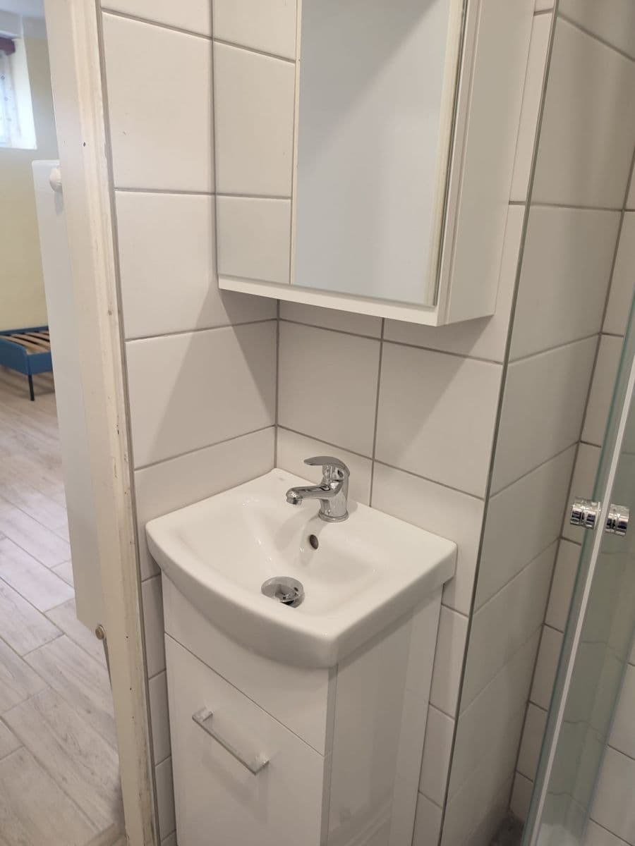 Studio flat to rent, 19 m², Na Záhonech, Prague, Prague Studio flat to rent, 19 m², Na Záhonech, Prague, Prague