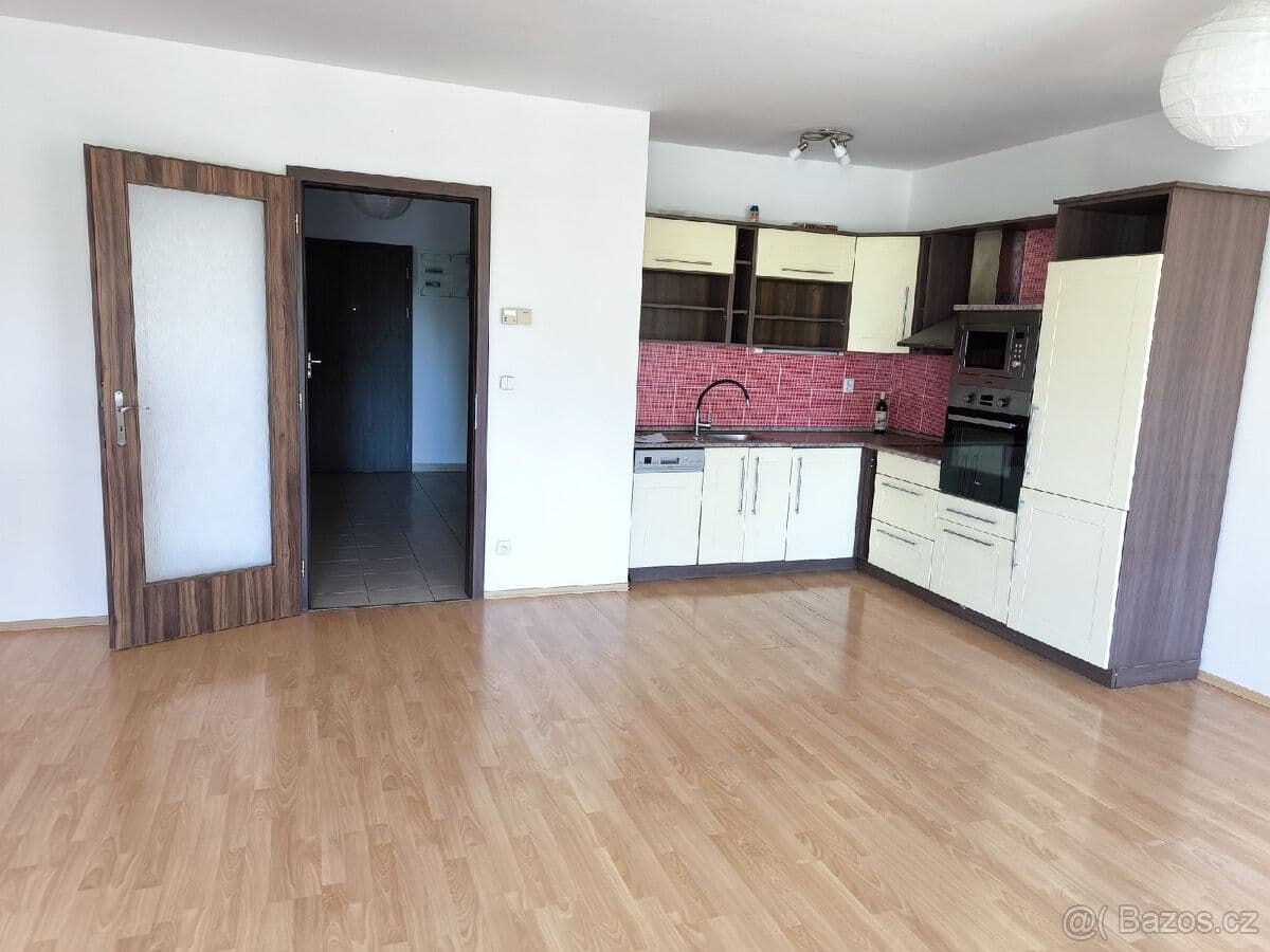 1 bedroom with open-plan kitchen flat to rent, 56 m², Chelčického, Kolín, Středočeský Region 1 bedroom with open-plan kitchen flat to rent, 56 m², Chelčického, Kolín, Středočeský Region