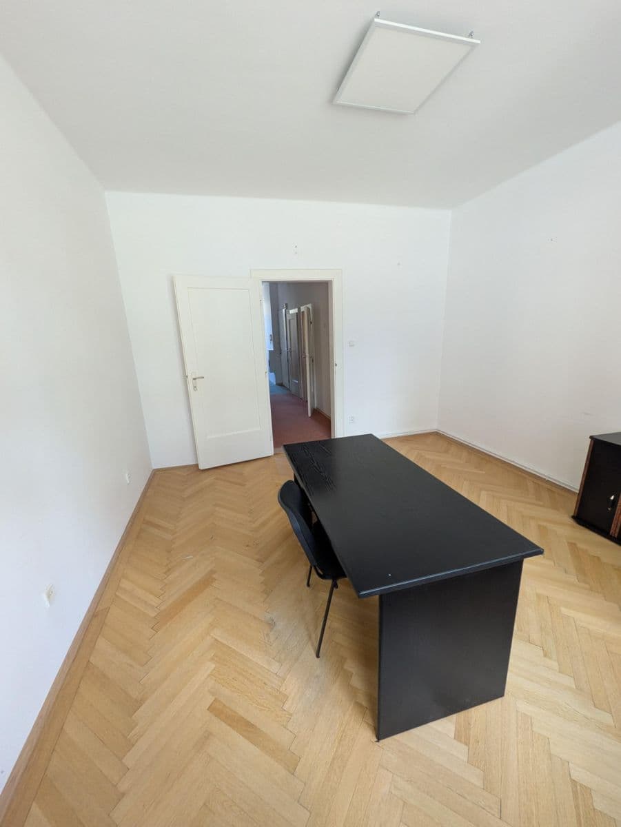 2 bedroom with open-plan kitchen flat to rent, 104 m², Arne Nováka, Brno, Jihomoravský Region 2 bedroom with open-plan kitchen flat to rent, 104 m², Arne Nováka, Brno, Jihomoravský Region