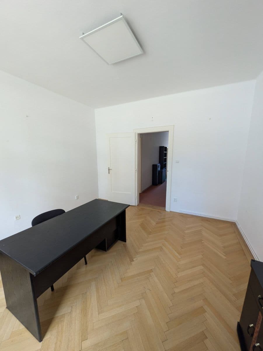 2 bedroom with open-plan kitchen flat to rent, 104 m², Arne Nováka, Brno, Jihomoravský Region 2 bedroom with open-plan kitchen flat to rent, 104 m², Arne Nováka, Brno, Jihomoravský Region