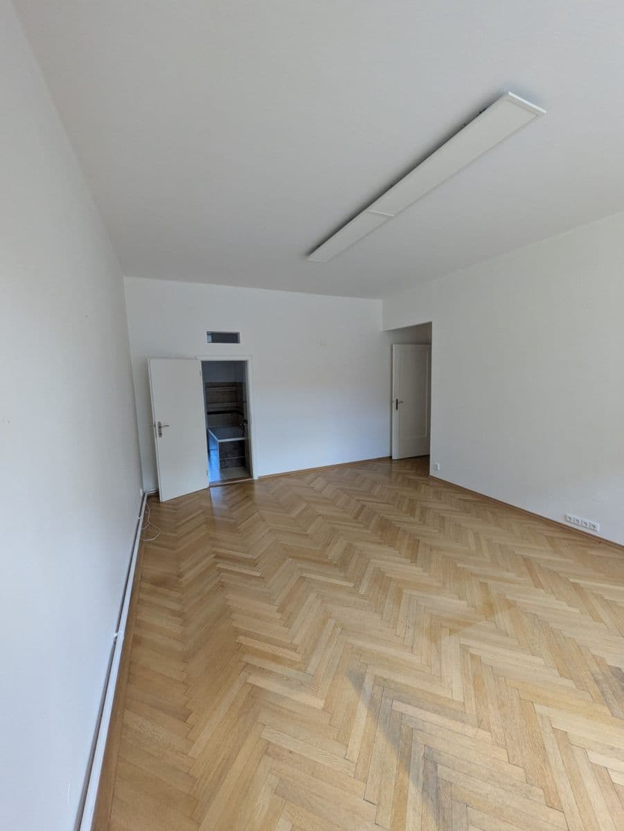 2 bedroom with open-plan kitchen flat to rent, 104 m², Arne Nováka, Brno, Jihomoravský Region 2 bedroom with open-plan kitchen flat to rent, 104 m², Arne Nováka, Brno, Jihomoravský Region