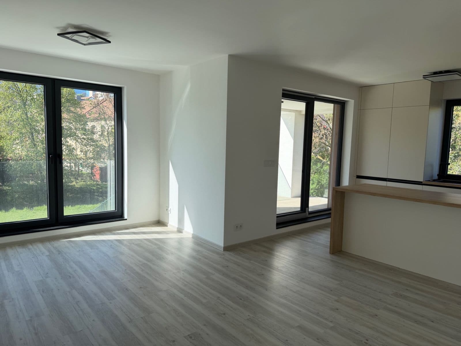 1 bedroom with open-plan kitchen flat to rent, 67 m², Za Arielem, Prague, Prague 1 bedroom with open-plan kitchen flat to rent, 67 m², Za Arielem, Prague, Prague