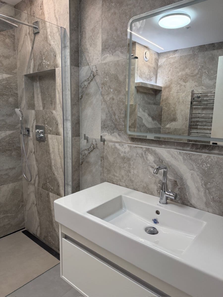 1 bedroom with open-plan kitchen flat to rent, 67 m², Za Arielem, Prague, Prague 1 bedroom with open-plan kitchen flat to rent, 67 m², Za Arielem, Prague, Prague