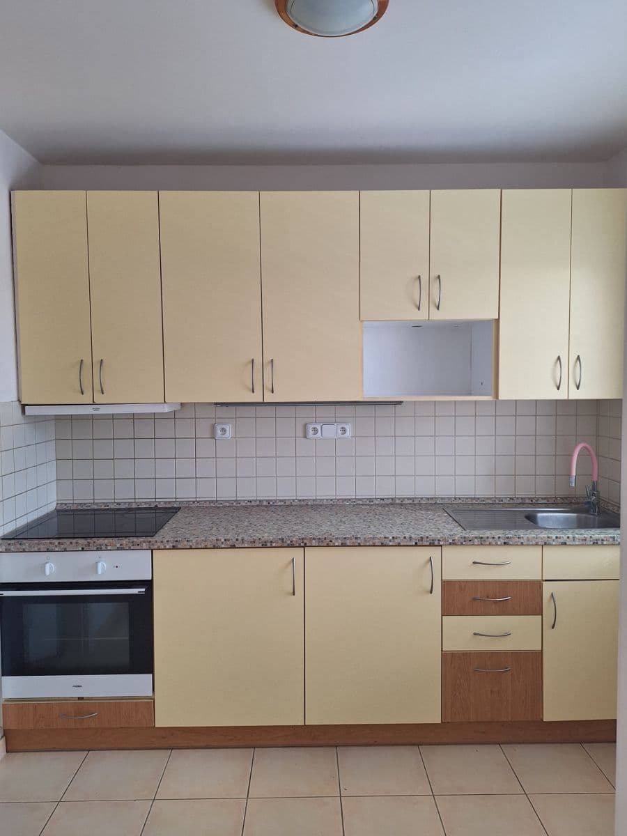2 bedroom flat to rent, 46 m², Úhonická, Jeneč, Středočeský Region 2 bedroom flat to rent, 46 m², Úhonická, Jeneč, Středočeský Region