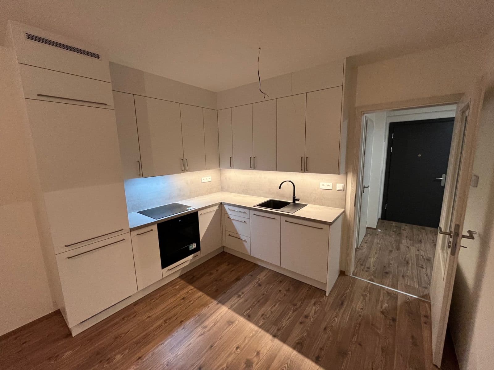 1 bedroom with open-plan kitchen flat to rent, 43 m², Pšeničná, Hořovice, Středočeský Region 1 bedroom with open-plan kitchen flat to rent, 43 m², Pšeničná, Hořovice, Středočeský Region