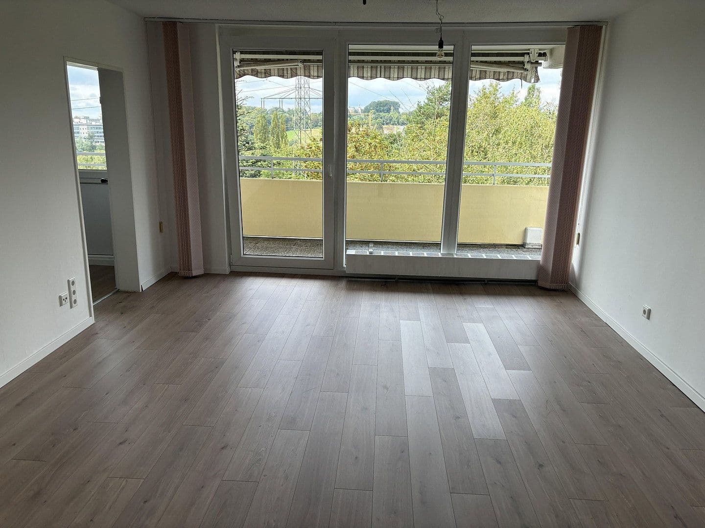 2 bedroom flat to rent, 69 m², Otto-Hahn-Straße 1, Bergisch Gladbach, North Rhine-Westphalia 2 bedroom flat to rent, 69 m², Otto-Hahn-Straße 1, Bergisch Gladbach, North Rhine-Westphalia