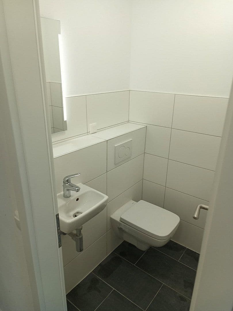2 bedroom with open-plan kitchen flat to rent, 91 m², Im Mainfeld 23, Frankfurt, Hesse 2 bedroom with open-plan kitchen flat to rent, 91 m², Im Mainfeld 23, Frankfurt, Hesse